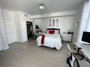 90 SW 3rd St, Unit 1205 in Miami, FL - Building Photo - Building Photo