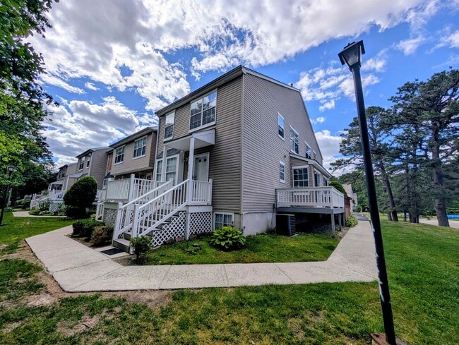 property at 4730 Boxwood Pl