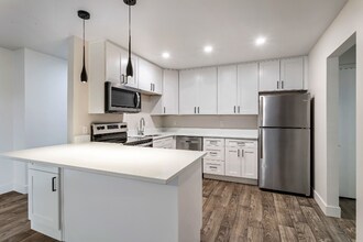 172 W Clinton Ave in Salt Lake City, UT - Building Photo - Building Photo