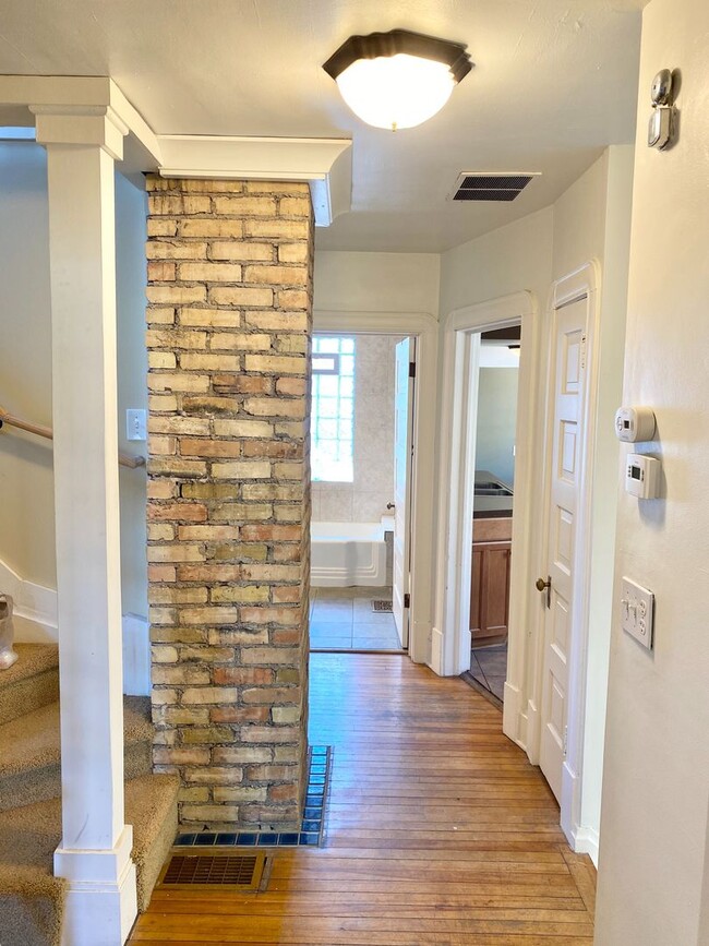 3040 Colfax Ave South in Minneapolis, MN - Building Photo - Building Photo