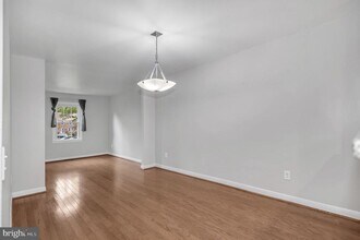 8914 Grandstaff Ct in Springfield, VA - Building Photo - Building Photo