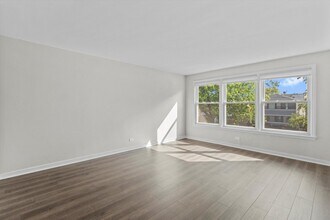 8926 Bronx Ave in Skokie, IL - Building Photo - Building Photo