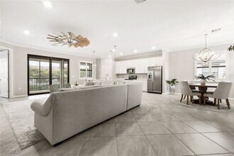 12023 Hawthorn Lake Dr in Ft. Myers, FL - Building Photo - Building Photo