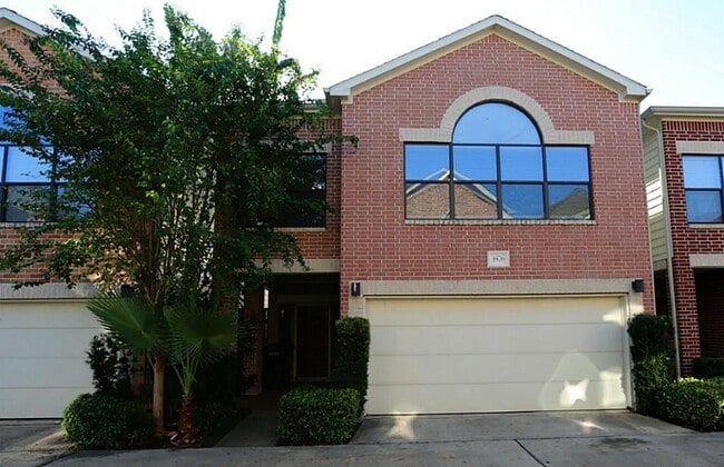 property at 3576 Link Valley Dr.