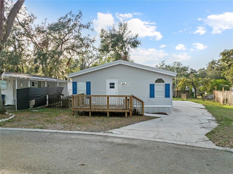 10522 Bay Hills Cir in Thonotosassa, FL - Building Photo