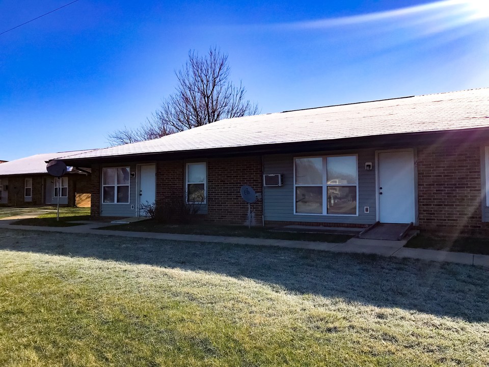 Chalet Manor in Fordland, MO - Building Photo