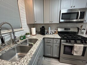 911 Sherman Ln in Norfolk, VA - Building Photo - Building Photo