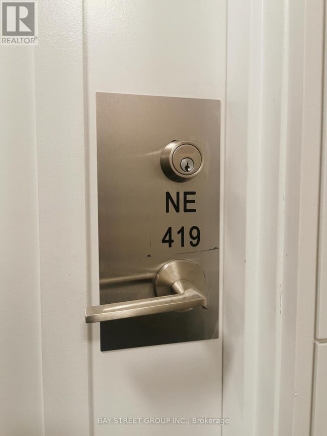 9205 Yonge St in Richmond Hill, ON - Building Photo - Building Photo