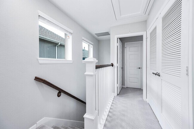 property at 2022 Groveland Glen Dr