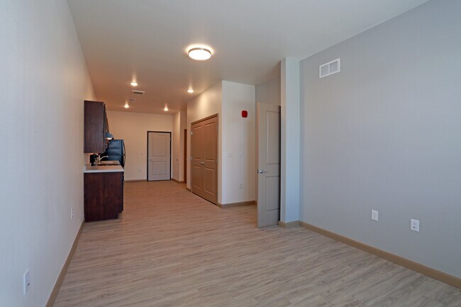 Littleton Crossing in Littleton, CO - Building Photo - Interior Photo