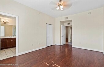 9745 Touchton Rd, Unit 3203 in Jacksonville, FL - Building Photo - Building Photo