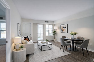 Paseo Verde South in Philadelphia, PA - Foto de edificio - Building Photo