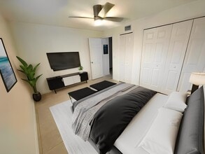 2759 Hunt Club Ln in Orlando, FL - Foto de edificio - Building Photo