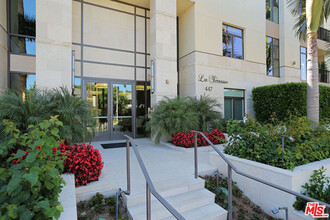 447 N Doheny Dr-Unit -101 in Beverly Hills, CA - Building Photo - Building Photo