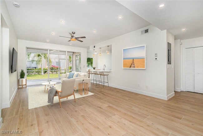 76 4th St in Bonita Springs, FL - Building Photo - Building Photo