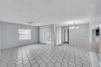 10690 NW 14th St in Plantation, FL - Building Photo - Building Photo