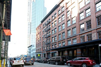 65 N Moore St in New York, NY - Building Photo - Building Photo