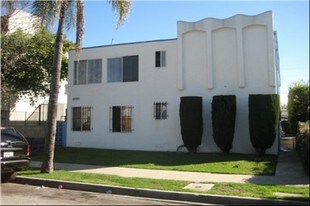 2314 Chariton St in Los Angeles, CA - Building Photo