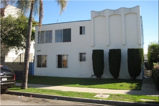 2314 Chariton St in Los Angeles, CA - Building Photo