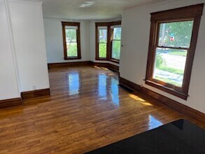 403 W Eleventh St in Traverse City, MI - Building Photo - Building Photo