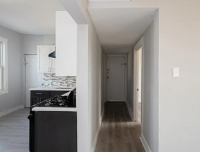 156 Hawthorne Ave, Unit 4 in Newark, NJ - Building Photo - Building Photo