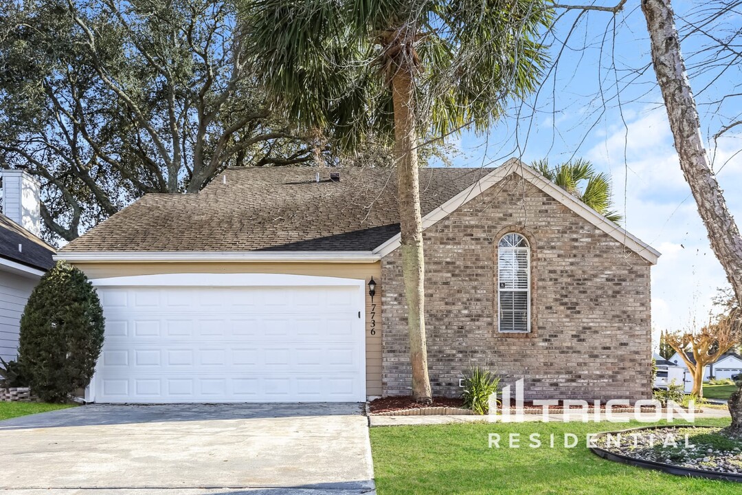 7736 Lynchburg Ct E in Jacksonville, FL - Building Photo