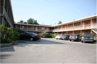 Jeffwood Apartments in Tallahassee, FL - Building Photo - Building Photo