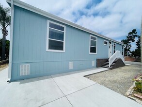 141 Douglas Dr in Oceanside, CA - Building Photo - Building Photo