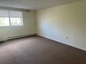 900 Governors Dr, Unit #22 in Winthrop, MA - Foto de edificio - Building Photo