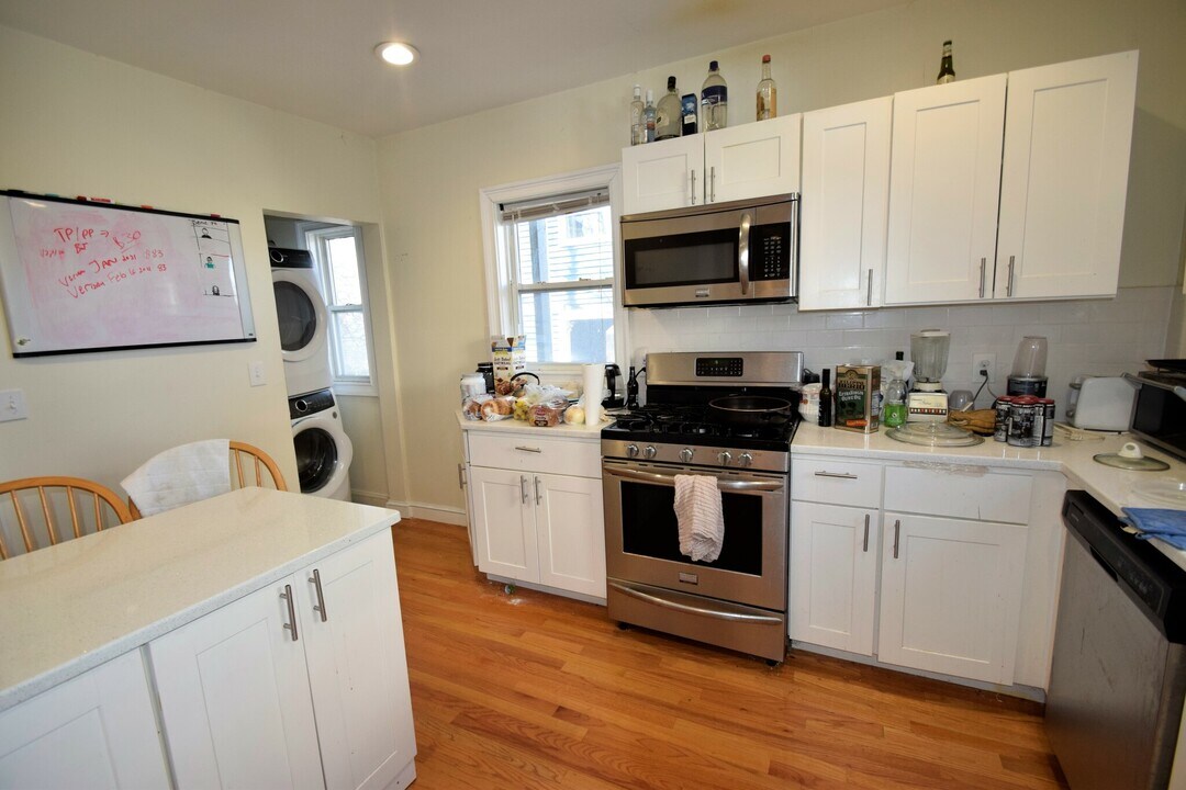 9 Winter Hill Rd, Unit #1 in Medford, MA - Foto de edificio