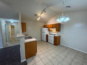 2514 Leeds Ln in Norman, OK - Building Photo - Building Photo