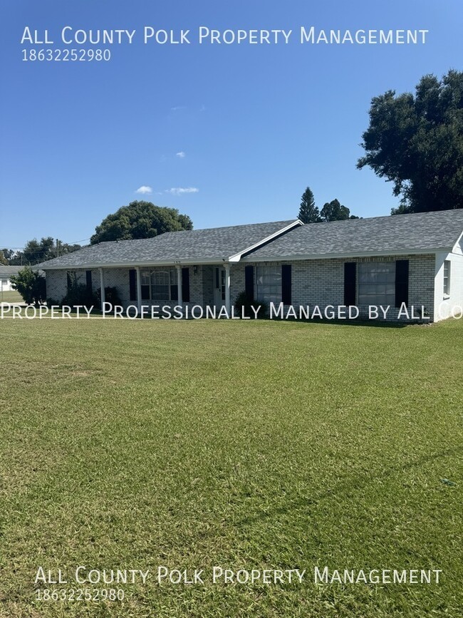 1140 S Woodlawn Ave in Bartow, FL - Foto de edificio - Building Photo