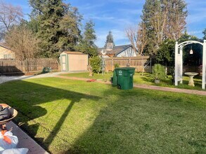 429 Benjamin Ct in Exeter, CA - Building Photo - Building Photo