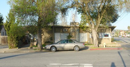 620 1st St in Gilroy, CA - Foto de edificio - Building Photo
