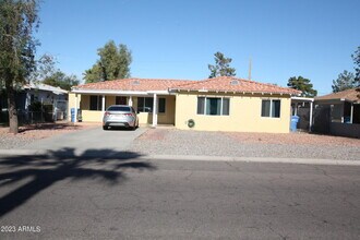 2434 E Clarendon Ave in Phoenix, AZ - Building Photo - Building Photo