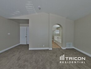 721 Valley Meadows Dr in Rio Rancho, NM - Foto de edificio - Building Photo
