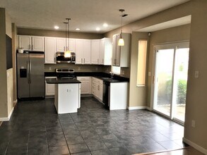 447 Hartford Ct in Maineville, OH - Building Photo - Building Photo