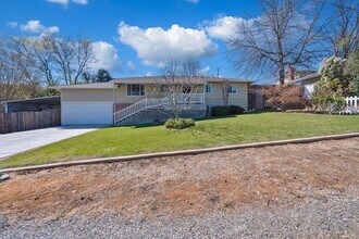 4445 Montcurve Blvd in Fair Oaks, CA - Building Photo - Building Photo