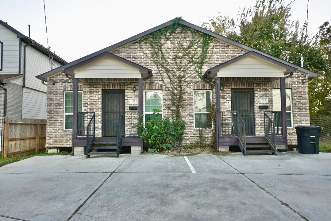2523 Kirk St in Houston, TX - Building Photo