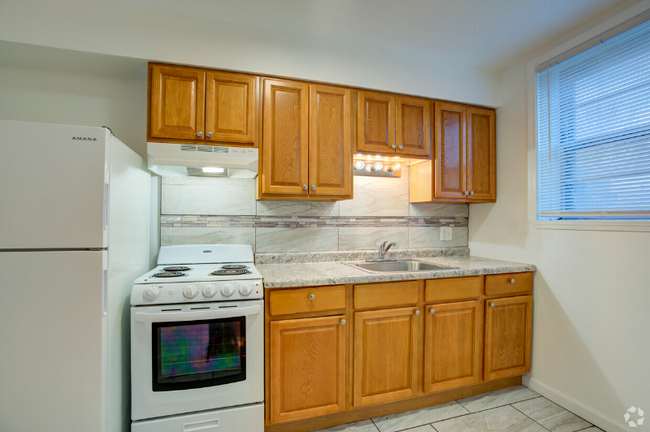 property at 4837 Cadieux Rd