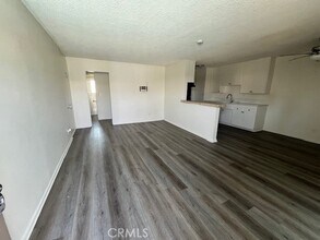686 E Cottonwood Rd, Unit 8 in Palm Springs, CA - Building Photo - Building Photo