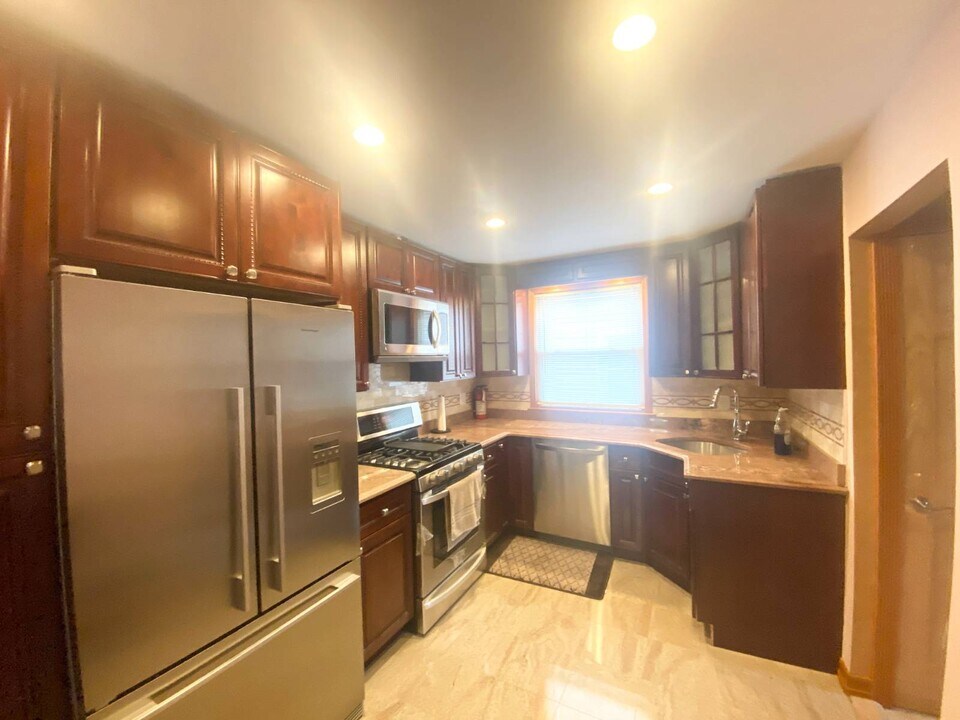31 Thomas St in Staten Island, NY - Building Photo