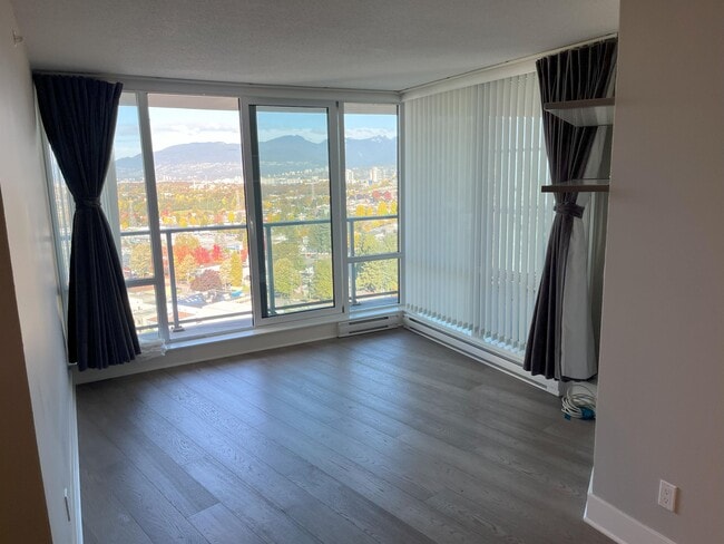 4189 Halifax St in Burnaby, BC - Building Photo - Building Photo