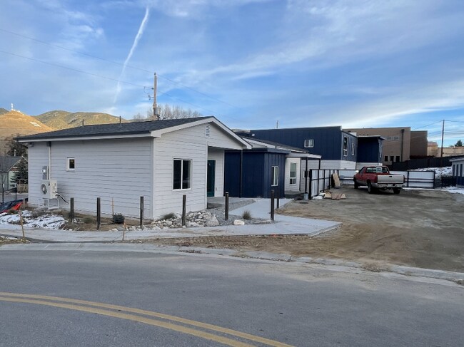 747 W 3rd St in Salida, CO - Foto de edificio - Building Photo