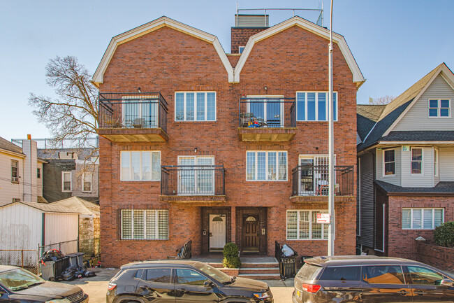 1682 43rd St in Brooklyn, NY - Foto de edificio - Building Photo