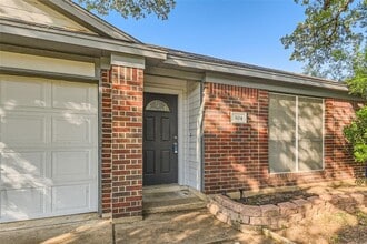 3104 Jubilee Trail in Austin, TX - Foto de edificio - Building Photo