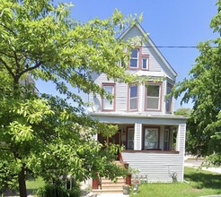 4816 W Berteau Ave, Unit 1 in Chicago, IL - Foto de edificio - Building Photo