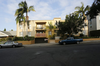 1545 Gordon St in Los Angeles, CA - Foto de edificio - Building Photo