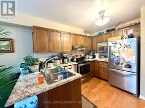 3 Ipswich Terrace in Ottawa, ON - Building Photo - Building Photo