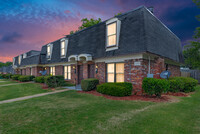 Cambridge Place in Montgomery, AL - Foto de edificio - Building Photo